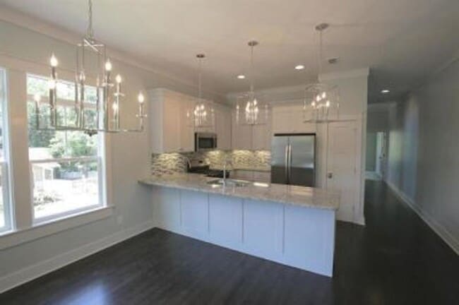 Photo - 224 W 5th Ave