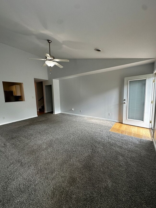 Photo - Knoxville 37914 - 3 bedroom, 2 bath home - Contact Regina Upshaw (865) 237-2369