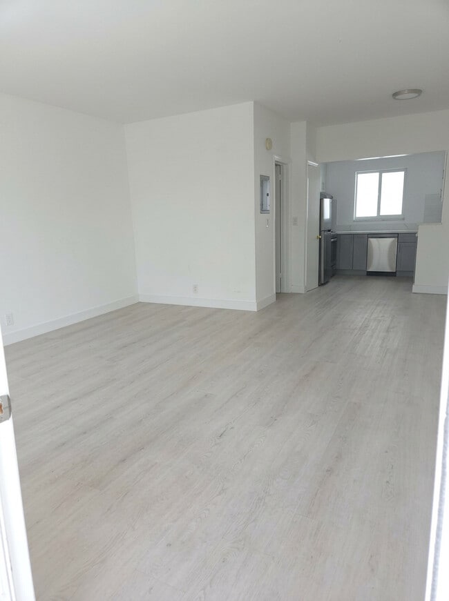 Photo - 6844 Abbott Ave