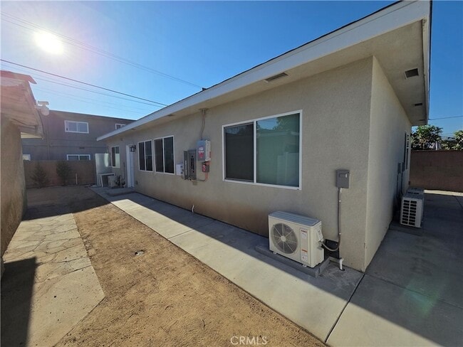 121 N Baymar Ave