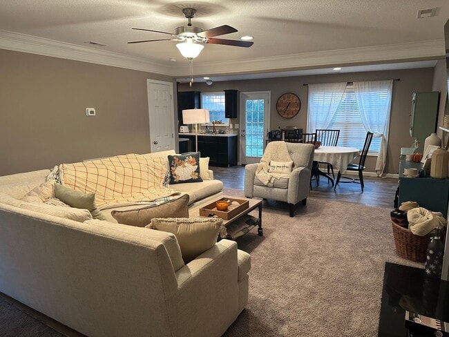 Photo - Maryville 37803 - 3 bedroom, 2.5 bath home - Contact Tanner Fee (865) 850-5103