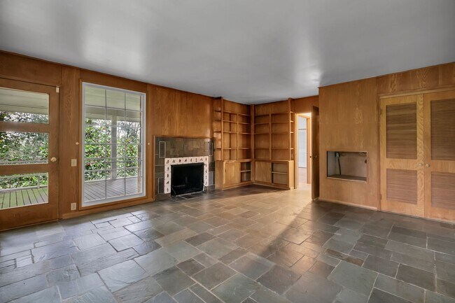 Photo - 4 Bed 2.5 Bath available in Kirkland