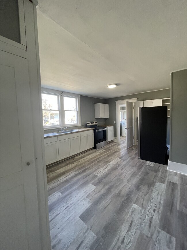 Photo - 1600 S Beech St