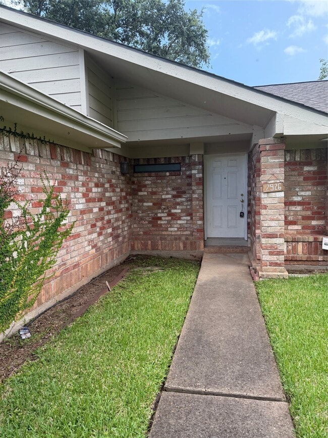 Building Photo - 2926 Colony Dr