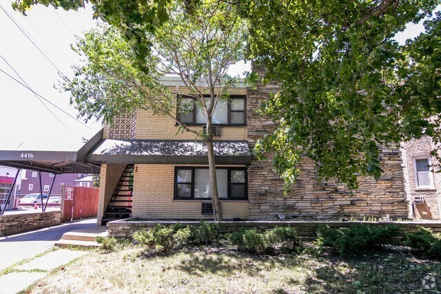 Building Photo - 4416 N Kostner Ave Unit 2E Rental