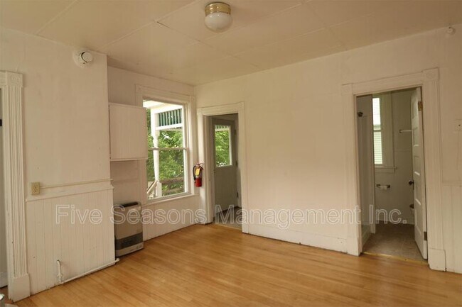 Photo - 134 Buell St