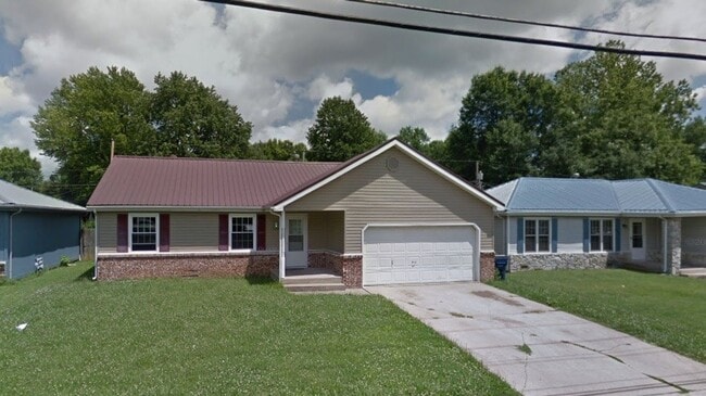 Building Photo - South-Side 3/2/2 Rental