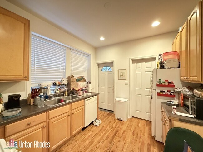 Photo - 3455 N Bosworth Ave Unit 1F