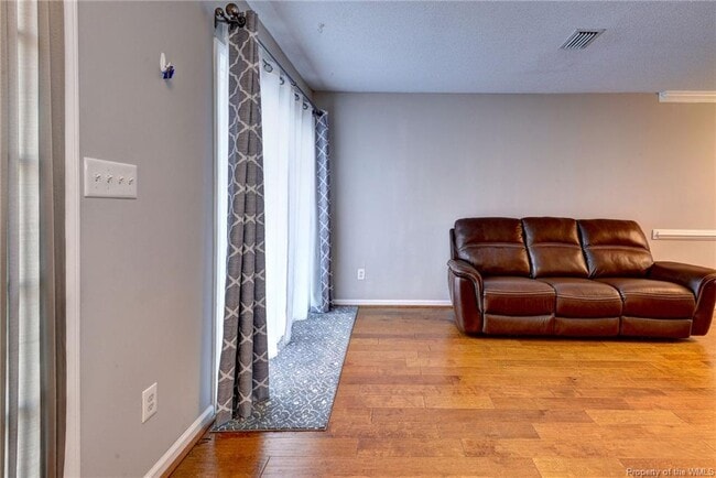 Photo - 1005 Settlement Dr