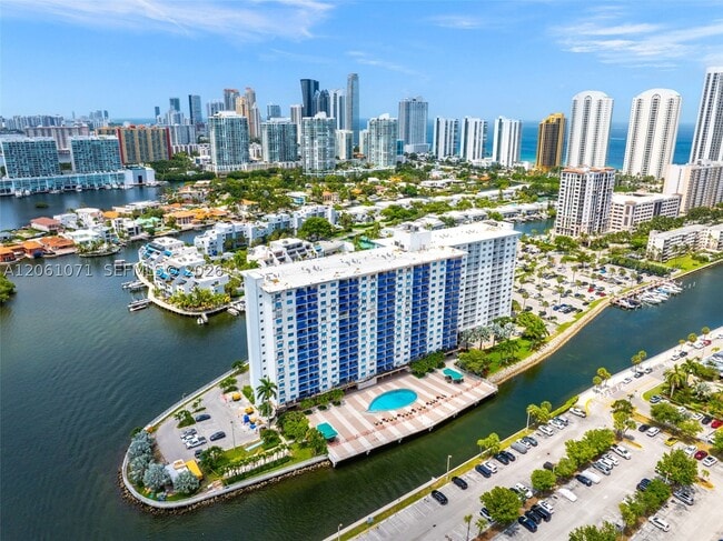 Building Photo - 400 Kings Point Dr Unit 1628