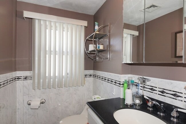 Photo - 39 Locust St