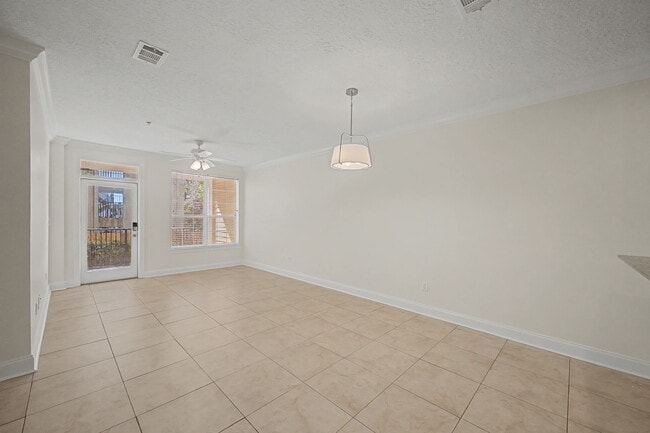 Photo - 159 Brooks St SE