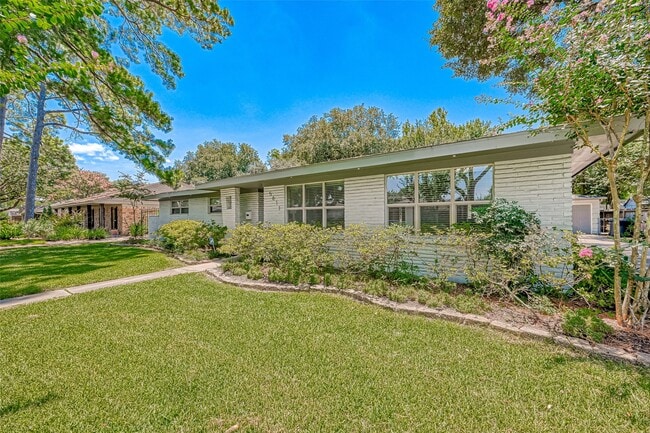 Photo - 5611 Briarbend Dr
