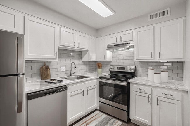 Building Photo - Heights on Huron Rental