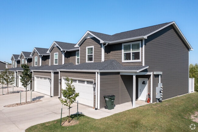 Townhomes At Northwest Pointe