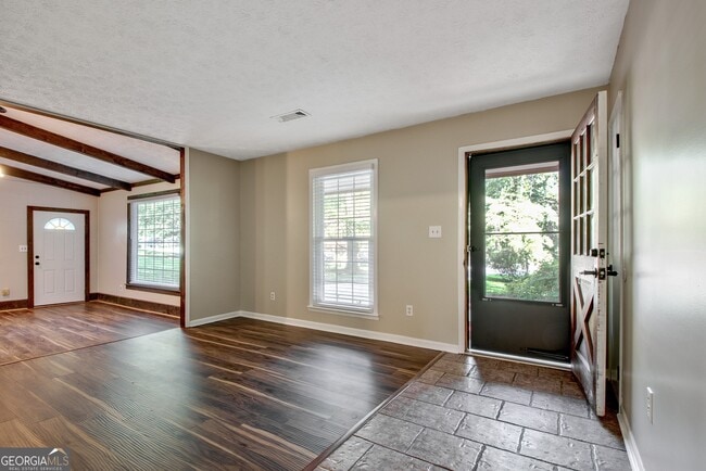 Photo - 11 Logwood Ln