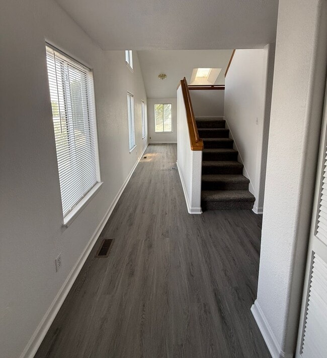 Photo - Elbow Dr W 228-230 Unit Elbow Dr W 230