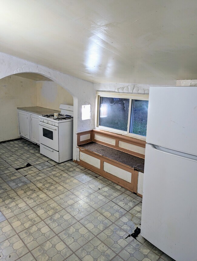 Photo - 15 W 10th St