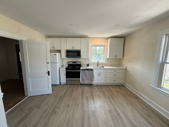 Photo - 675 Humphrey St Unit #2