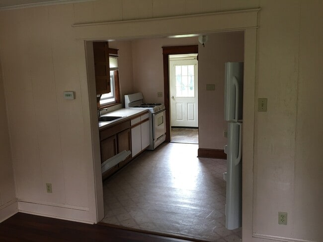 Photo - Cozy 1+ Bedroom Bungalow in West York SD