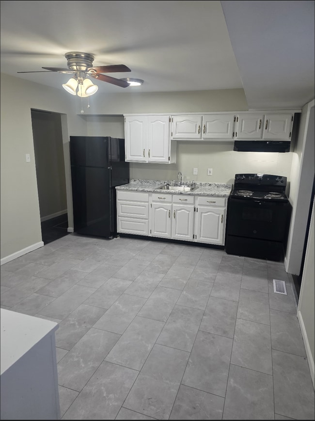 Photo - 336 Lanark Rd