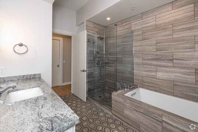 2BR, 2BA - 1,160SF - Bathroom - The Block