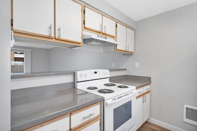 Photo - INCREDIBLE 2-bed/1.5bath Town House! Get i...