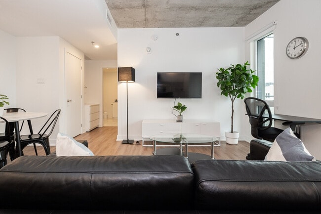 Photo - 1475 Rue St-Hubert Unit SI ID1261806P