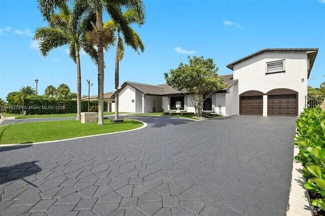 Building Photo - 19510 W Oakmont Dr Rental