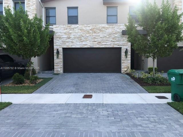Building Photo - 8045 NW 105th Ct