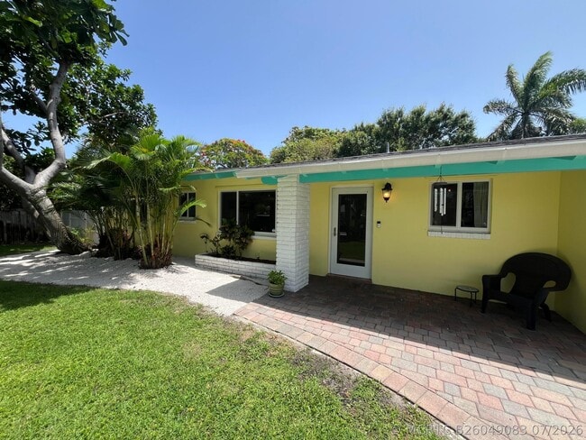 Photo - 620 NE 9th Ave