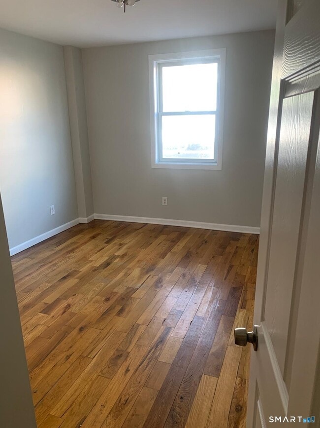 Photo - 1410 Stratford Ave