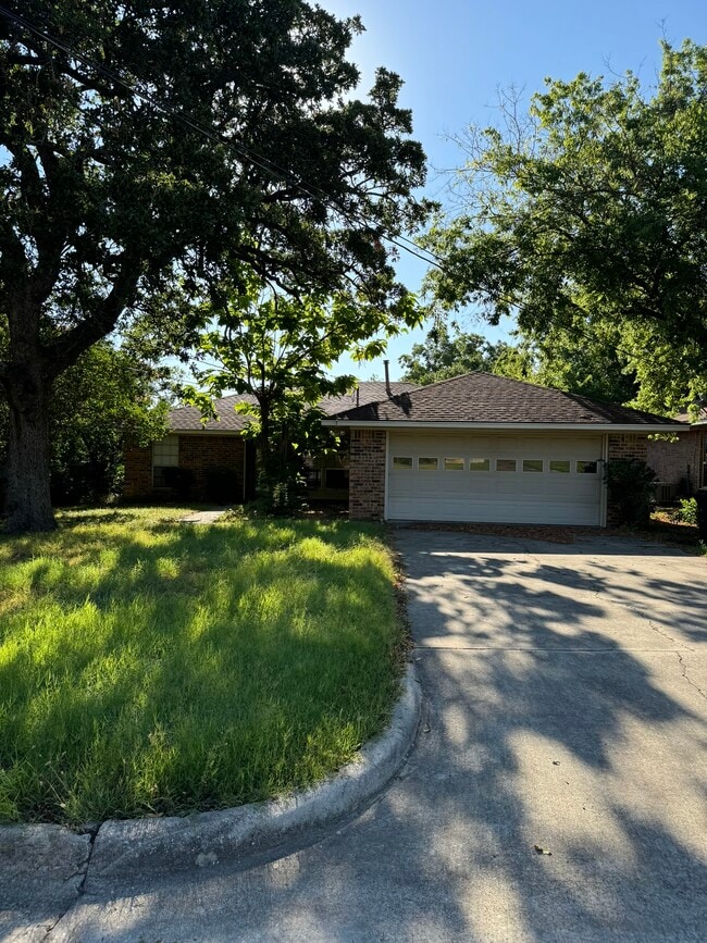 Photo - 1203 Avenue C House