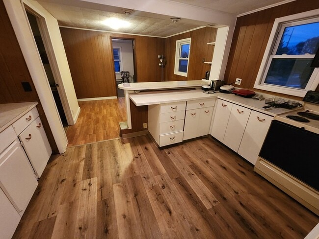 Photo - 497 E Main St