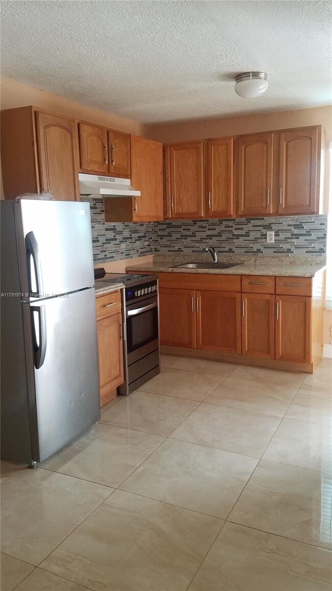 Photo - 5001 NW 23rd St Unidad A