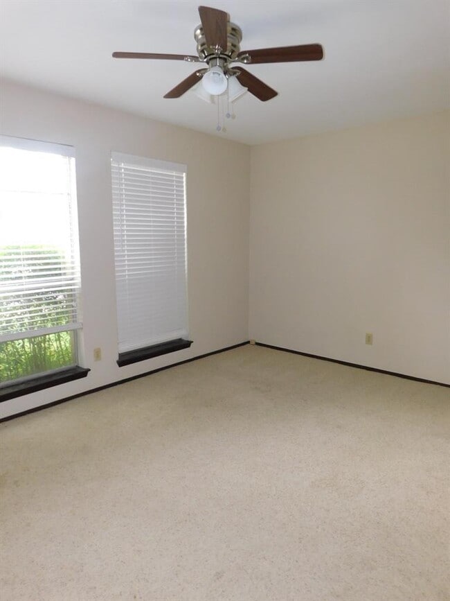 Photo - 2513 McGregor Dr