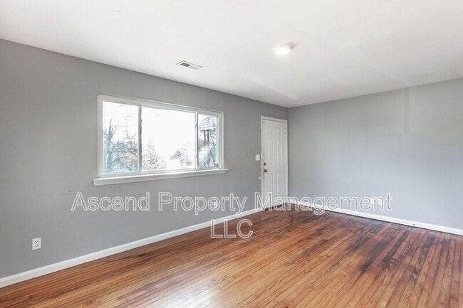 Photo - 1113 Jarvis Ave