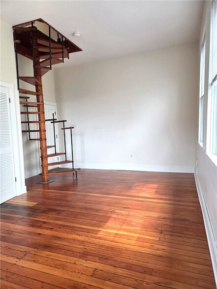 Photo - 32 Farewell St