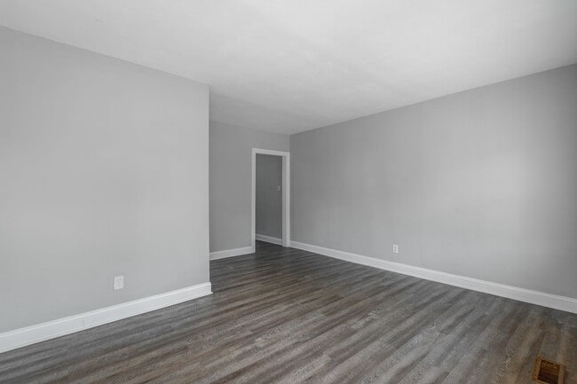 Photo - 5109-5111 Sunbeam Ave Unit 5109