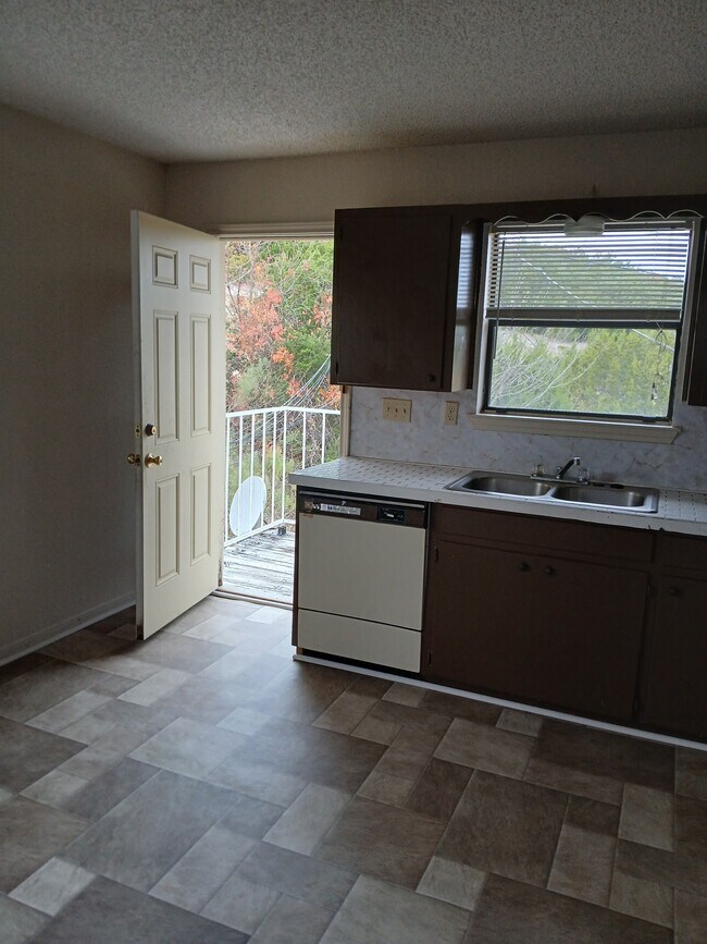 Photo - 913 N 7th St Unidad C