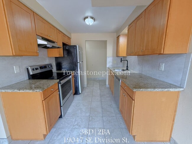 Building Photo - 2024-DIVIS Unit 19047