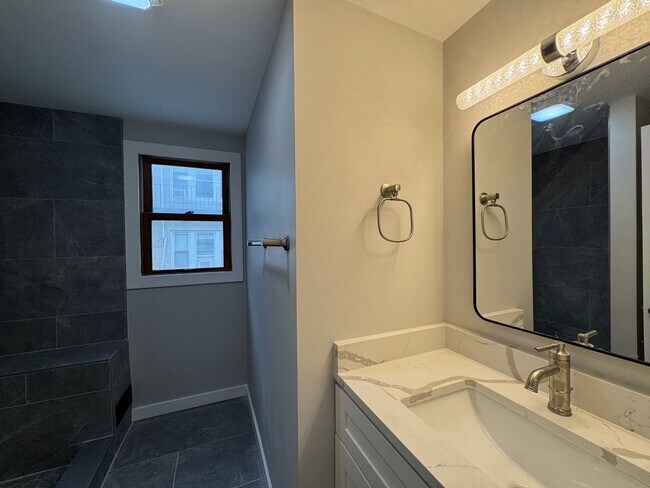 Photo - 41 Ashford St Unit 3