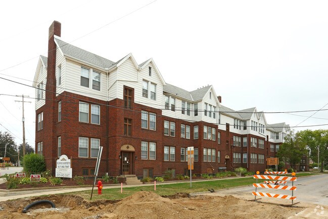 Wildwood Apartments - Wildwood Apartments