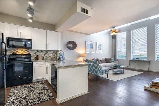 Building Photo - Lakewood on the Trail