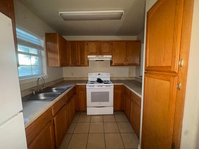 Photo - 2801 S Bartlett Ave Unit 4
