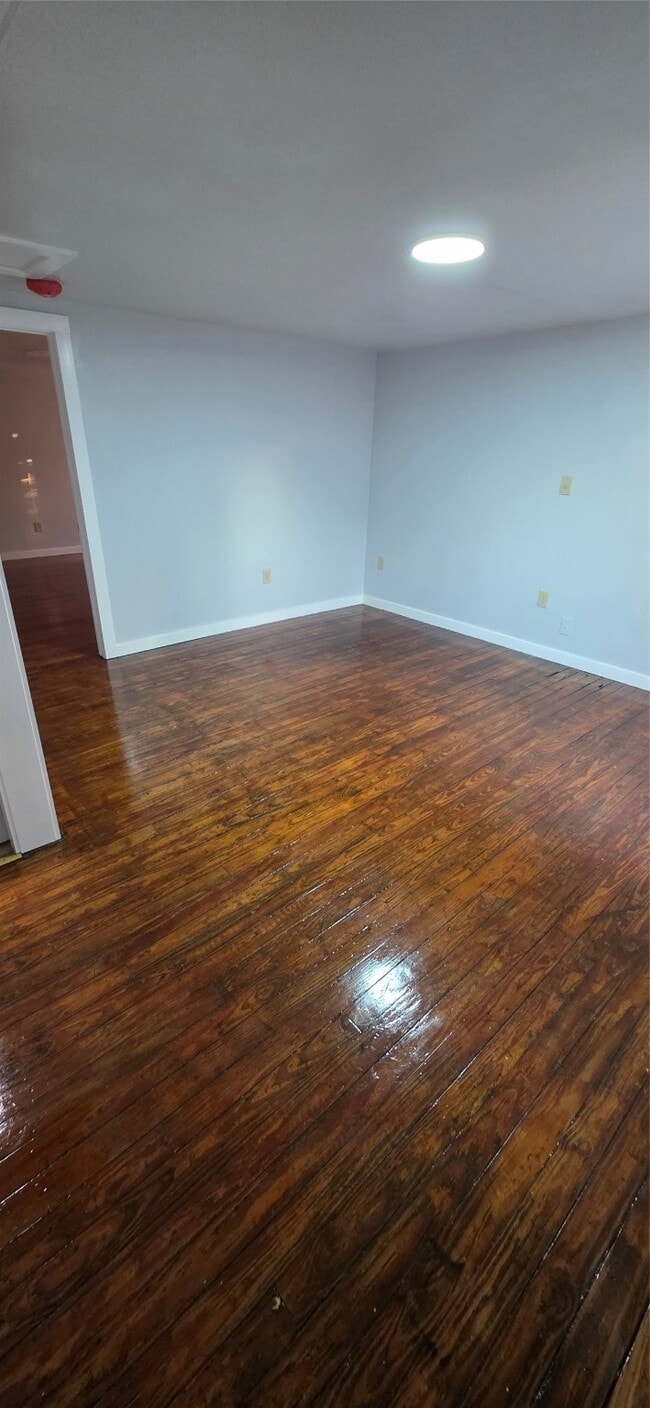 Building Photo - 1231 Morris St Unit 2