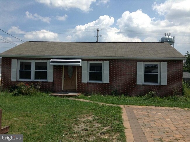 Photo - 106 Green Park Ct House