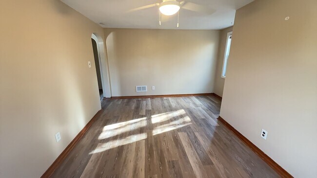 Photo - 904 Park Ave Unit Upper