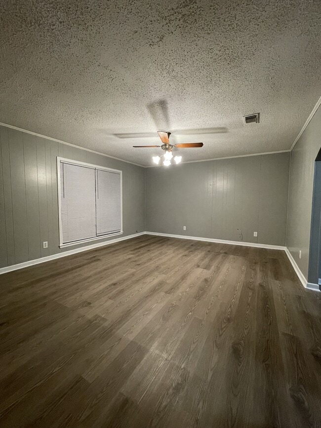 Photo - 3606 Minden Ave