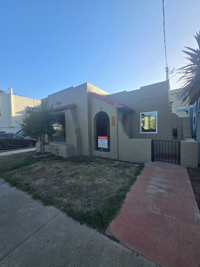 Building Photo - Beautifully Renovated Home in Oakland!